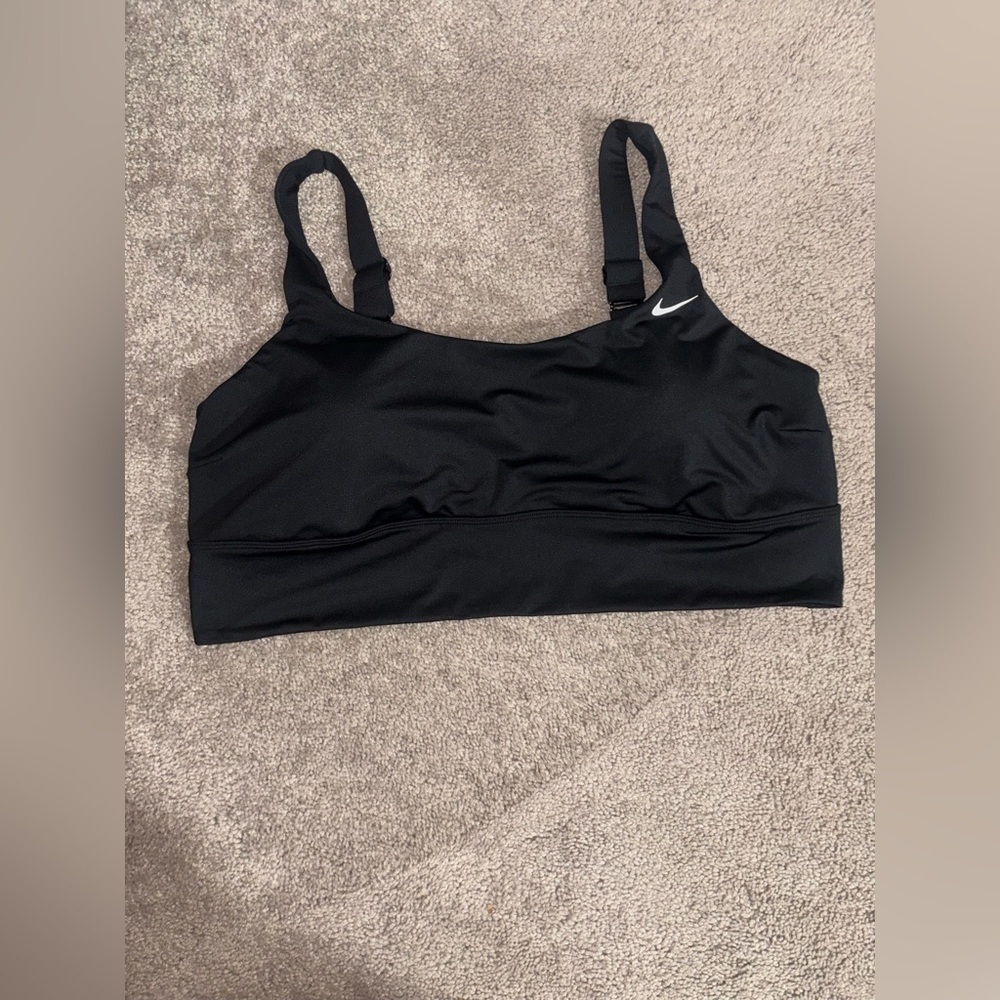Nike Essential Scoopneck Midkini Swim
Top Size 2XL‎